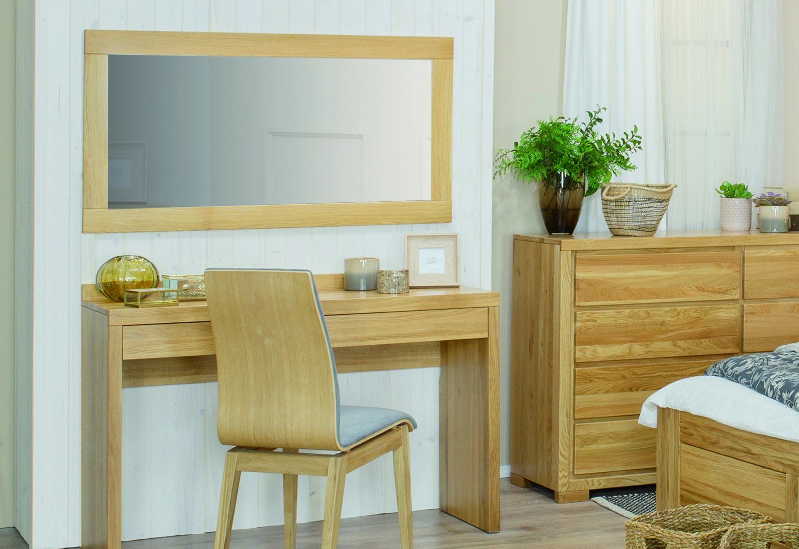 Toaletní stolek z masivu LT301 dub