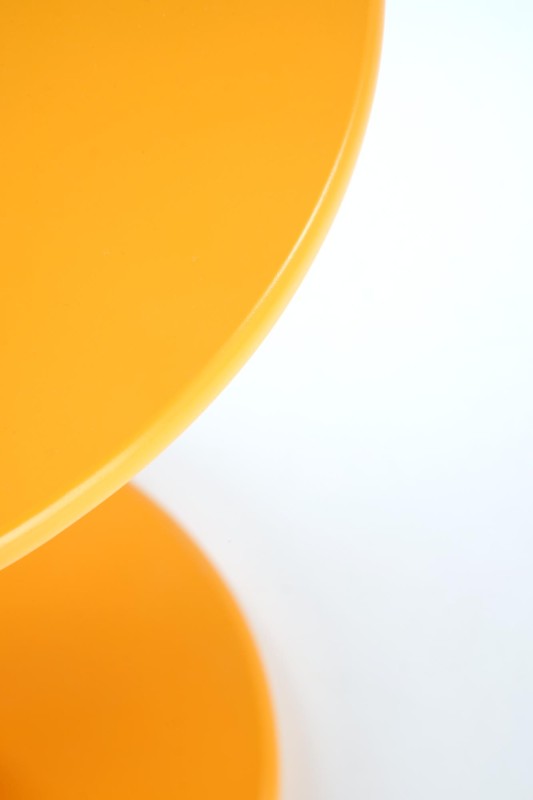 Konferenční stolek CIRILLA hořčicová