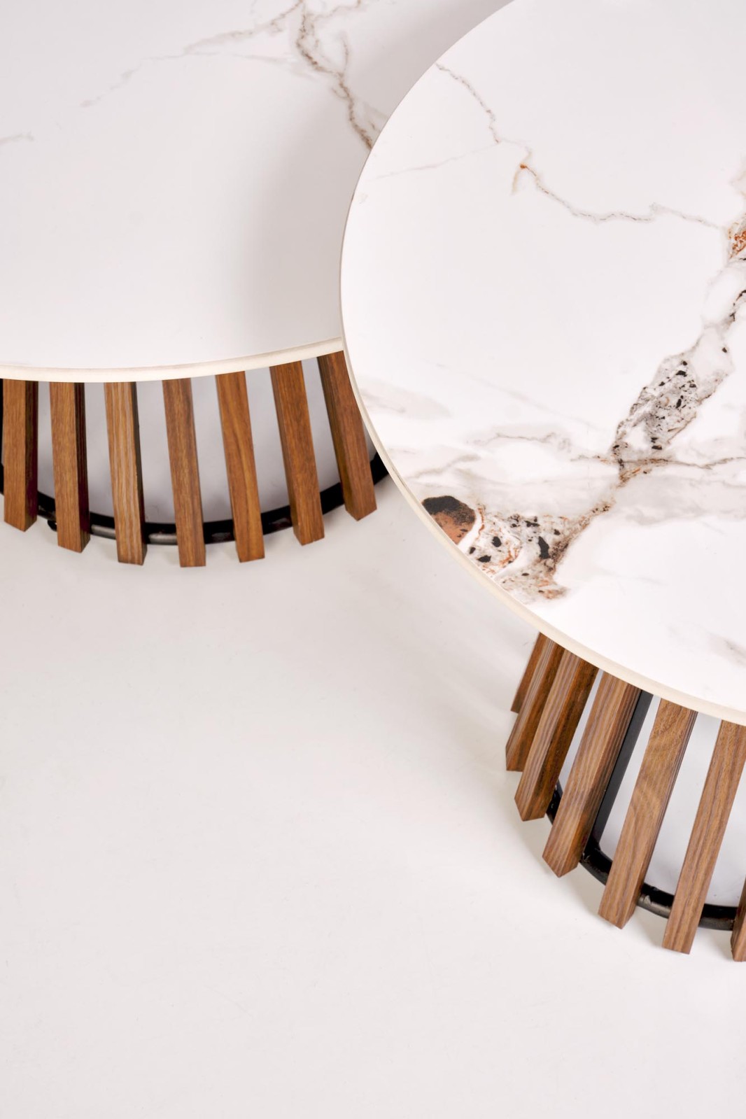 Konferenční stolek CARINA