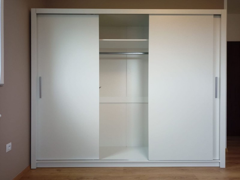 Šatní skříň BORA 250