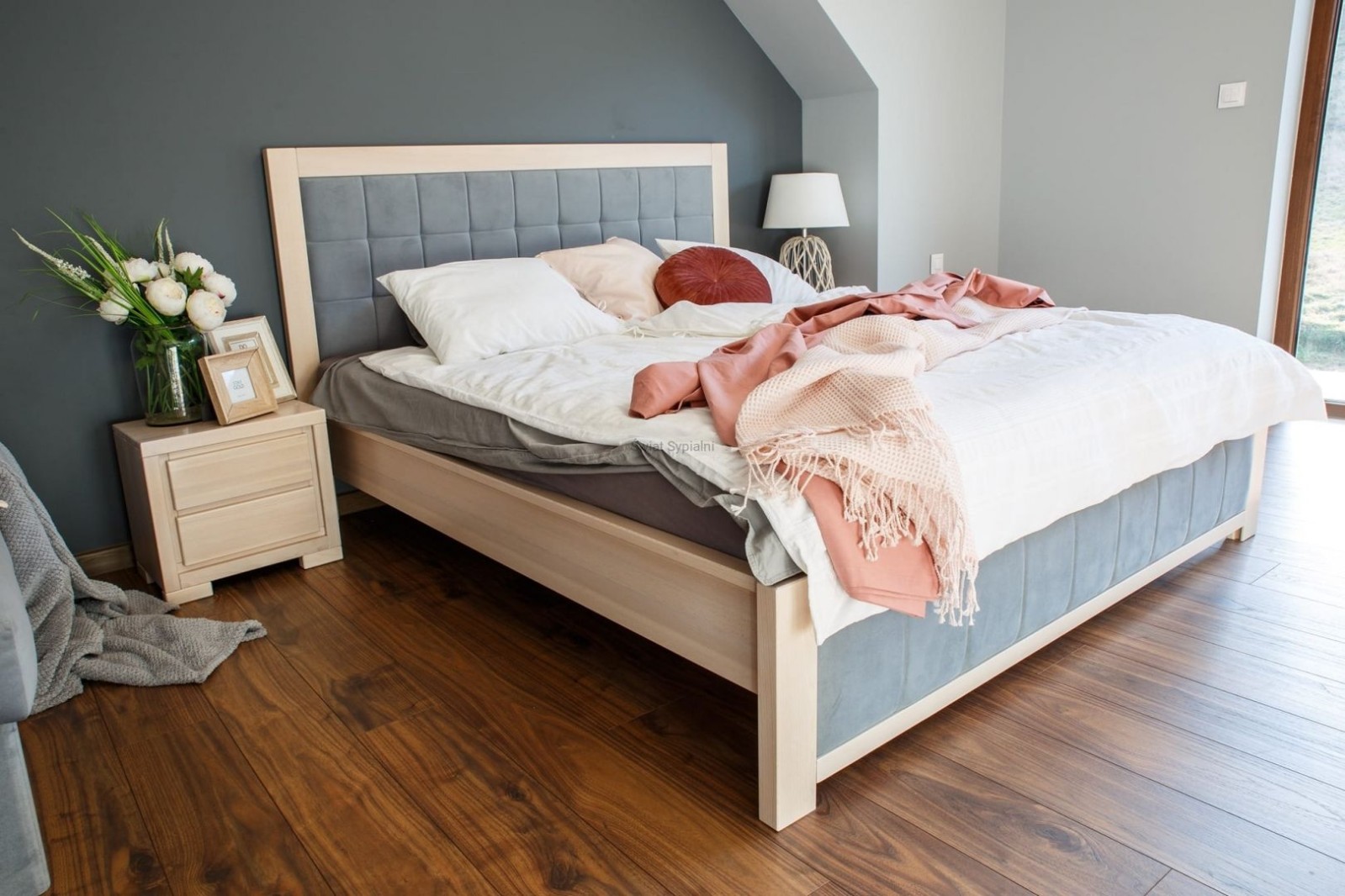Manželská postel z masivu LK114 buk