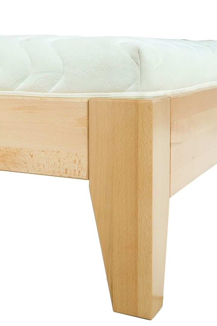 Postel z masivu LK189 buk